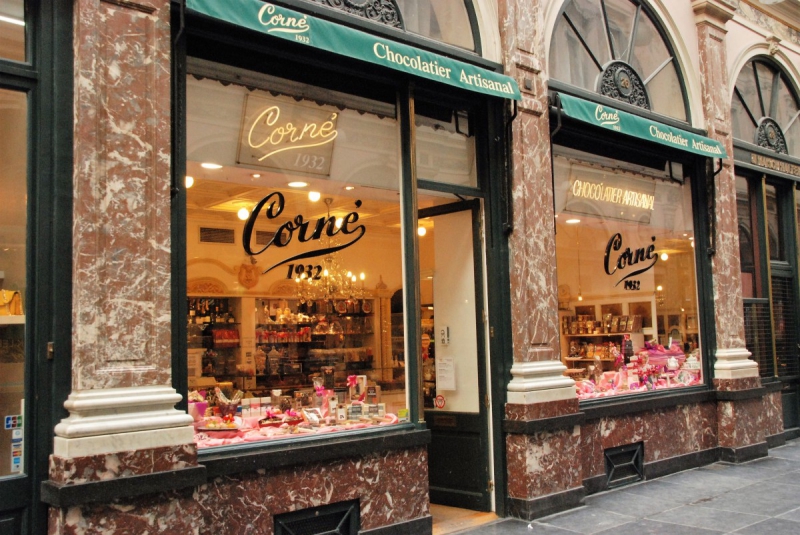 boutique-FLASSANS SUR ISSOLE-min_chocolate_chocolaterie_shop_luxury_chic_gallery_brussels_belgium-558146